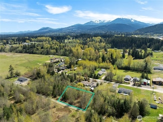 9999 W Devanny Ln, Port Angeles, WA 98363