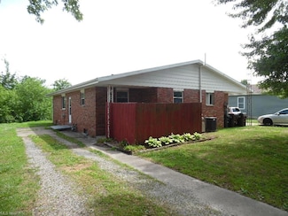 1106 Wyatt Ln, Belpre, OH 45714