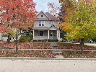 617 Newbury St, Ripon, WI 54971