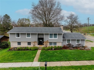 930 3rd St NE, New Philadelphia, OH 44663