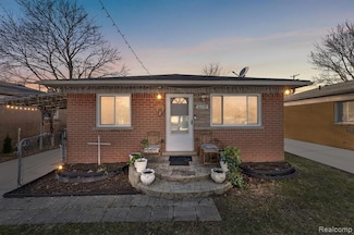 32209 Ruehle Ave, Warren, MI 48093