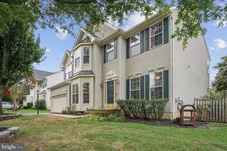 10560 Coral Berry Dr, Manassas, VA 20110