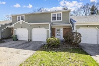 41 Oak Ln, Eatontown, NJ 07724
