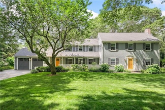 237 Highland Ave, Warwick, RI 02886