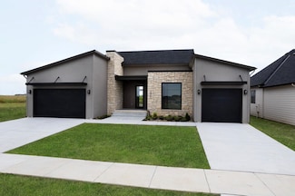 2307 N Sandpiper St, Wichita, KS 67230