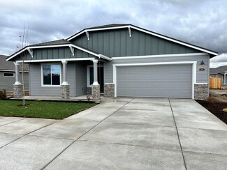 3426 NW 12th St Unit 50, Redmond, OR 97756