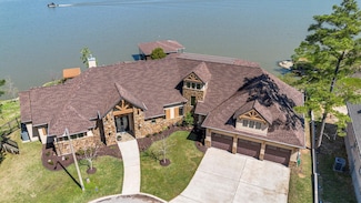 22517 Bayview Cir, Huntsville, TX 77320