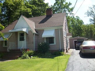 7677 Macedonia Rd, Bedford, OH 44146