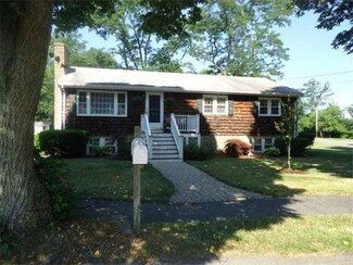 17 Morningside Dr, Beverly, MA 01915