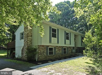 5273 Graystone Rd, Warrenton, VA 20187
