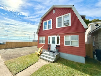 12 Arlington St, West Haven, CT 06516