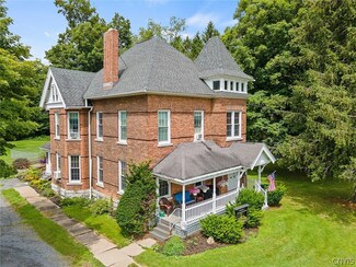 107 County Route 57 Unit 11, Phoenix, NY 13135