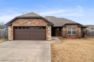 2203 Kelly Lynn Place, Fayetteville, AR 72701
