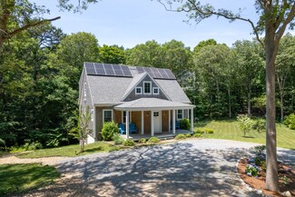 46 Red Buoy Ln, Tisbury, MA 02568