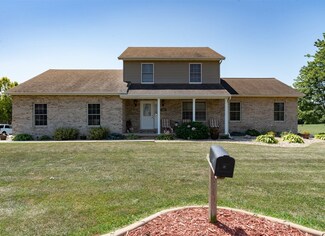 410 Park Trail Rd, MacKinaw, IL 61755