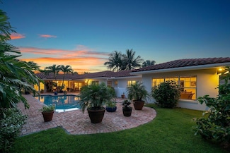 200 Cascade Ln, Riviera Beach, FL 33404