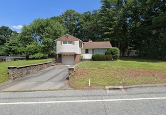 1133 Riverside Dr, North Grosvenordale, CT 06255