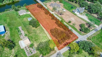 8614 Robinson Rd, Hitchcock, TX 77563