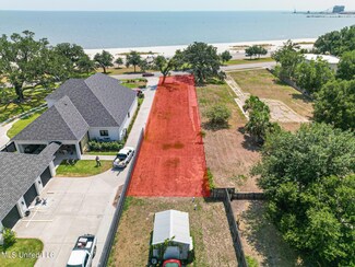 1404 E Beach Blvd, Gulfport, MS 39501
