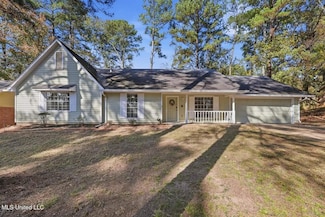 1534 Tracewood Dr, Jackson, MS 39211