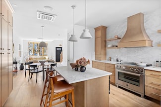 10 Hausman St, Brooklyn, NY 11222
