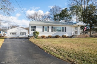 1 Mekeel Dr, Succasunna, NJ 07876