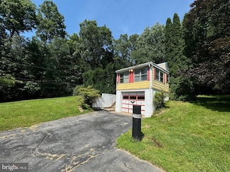 515 E Snyder Corner Rd, Red Lion, PA 17356