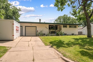 2228 S Crestway St, Wichita, KS 67218