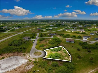 7013 Alpine Ct, Port Labelle, FL 33935