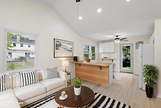 55 Fisher Ct, Stratford, CT 06614