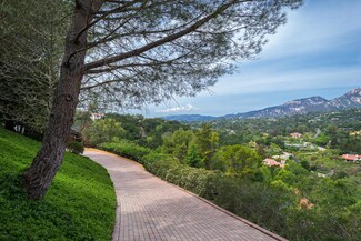 17 Conejo Rd, Santa Barbara, CA 93103