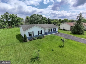 64 Cornwallis Ave, Inwood, WV 25428