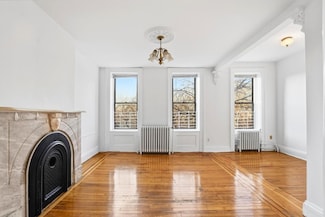 262 Barrow St Unit 3, Jersey City, NJ 07302