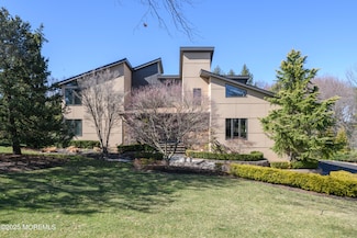 13 Dora Ln, Holmdel, NJ 07733