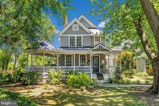 752 Grace St, Herndon, VA 20170