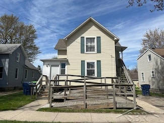 1902 S Kiesel St, Bay City, MI 48706