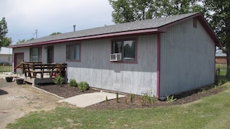 85 N 1st St E, Cowley, WY 82420