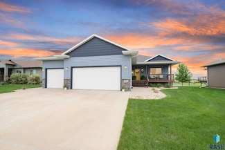 330 Taylor Dr, Tea, SD 57064