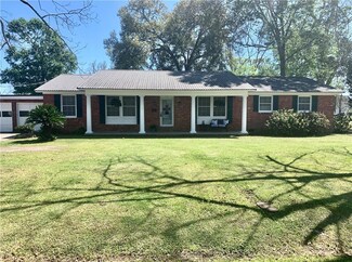 431 Lincoln Dr, Jennings, LA 70546