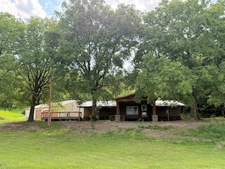 57150 892 Rd, Wynot, NE 68792