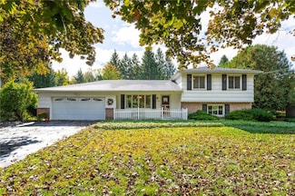 39 Peck Rd, Hilton, NY 14468