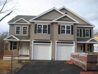 21 Dale St, Needham Heights, MA 02494