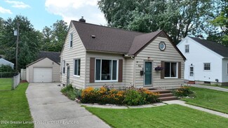 816 Hamilton Ave, Lansing, MI 48910
