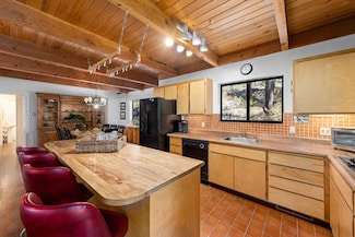 15398 Cedar Point Dr, Truckee, CA 96161