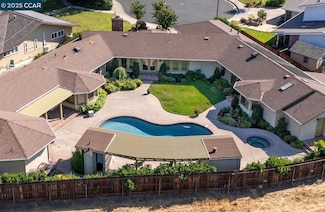 738 Mandarin Ln, Walnut Creek, CA 94598