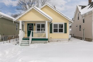 824 C Ave NW, Cedar Rapids, IA 52405