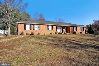 101 Inglewood Dr, Fredericksburg, VA 22407
