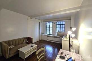 320 E 42nd St Unit 1006, New York, NY 10017