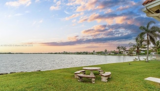 2373 NW 195th Ave, Pembroke Pines, FL 33029