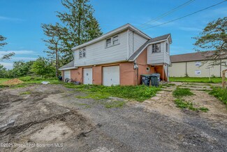 664 Laurel Dr Unit Rear, Tobyhanna, PA 18466